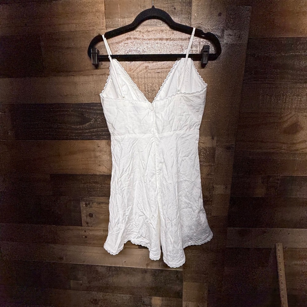 NEW Hello Molly White Mini Dress Scalloped Lace Trim V Neck Sleeveless Size S - Picture 4 of 9